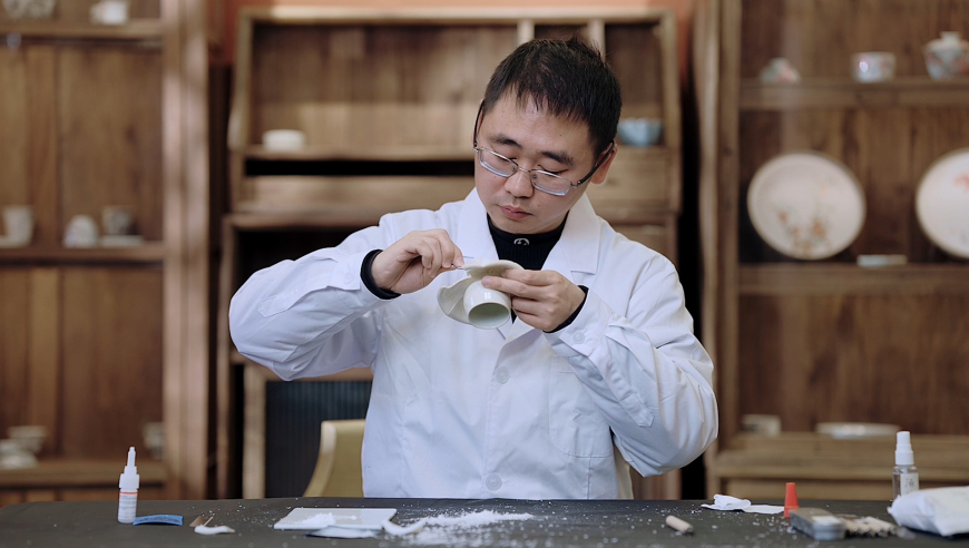 一肖一码准选一码,在外面遇到了自己锁在家里的狗,典故解疑_铂金版V1.35